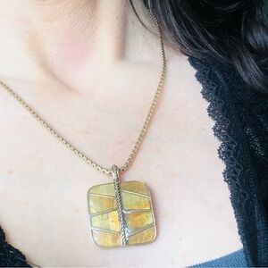MONET VINTAGE GOLD NECKLACE WITH ENAMEL SQUARE PENDANT